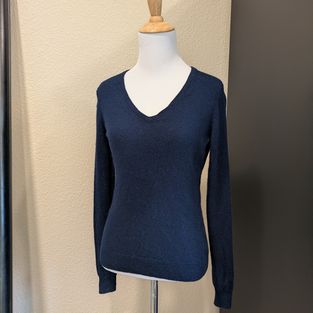 Charter Club 100% Cashmere V-Neck Sweater – Navy – Petite P/Small